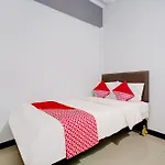 Oyo 94206 Pondok Zalsha